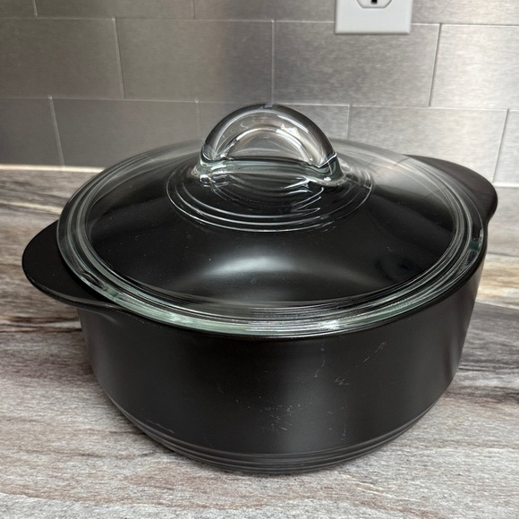 Pampered Chef 🧑🏻‍🍳 Rock Crock 4QT - Picture 1 of 5
